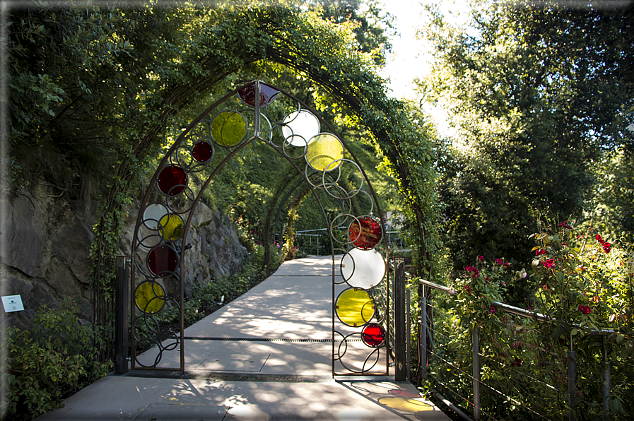 foto Giardini Trauttmansdorff - Giardino degli Innamorati e binocolo di Matteo Thun